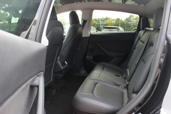 Tesla Model Y Long Range AWD 75 kWh / SOH 90,1% / Autopilot / Panoramadak / Camera / 20'' / Keyless / Leder / Dodehoek / Navigatie / Stoelverwarming