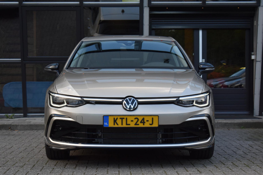 Volkswagen Golf 1.5 eTSI R-Line ACC DCC Carplay Camera Sfeer Trekhaak