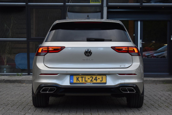 Volkswagen Golf 1.5 eTSI R-Line ACC DCC Carplay Camera Sfeer Trekhaak