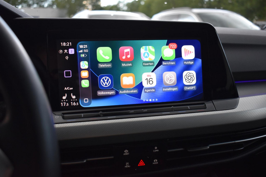 Volkswagen Golf 1.5 eTSI R-Line ACC DCC Carplay Camera Sfeer Trekhaak