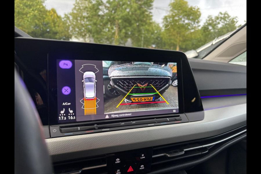 Volkswagen Golf 1.5 eTSI R-Line ACC DCC Carplay Camera Sfeer Trekhaak