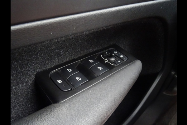 Volvo XC40 Recharge P8 AWD R-Design * H/K * 4 SEIZOENSBANDEN 20 INCH !!