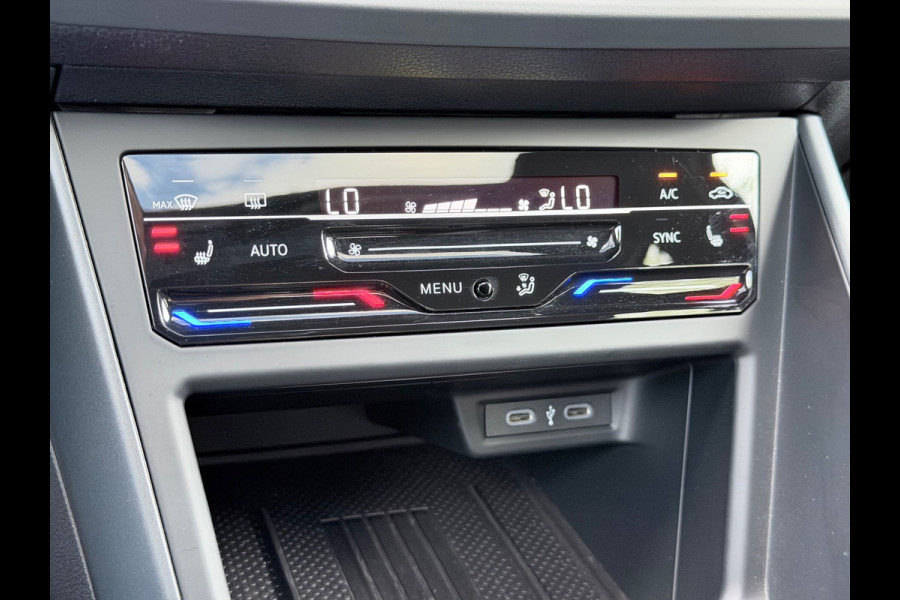 Volkswagen Taigo 1.5 TSI R-Line Pano/Keylesa/Camera