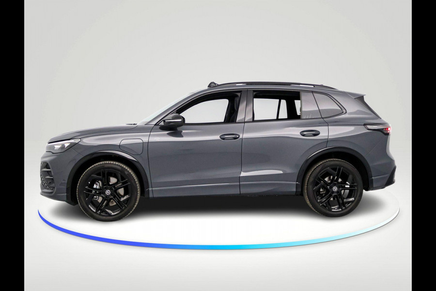 Volkswagen Tiguan 1.5 eHybrid R-Line Edition 204 PK PHEV | Verlengde garantie | Trekhaak wegklapbaar | Panorama dak | Black Style | 20"LM velgen |