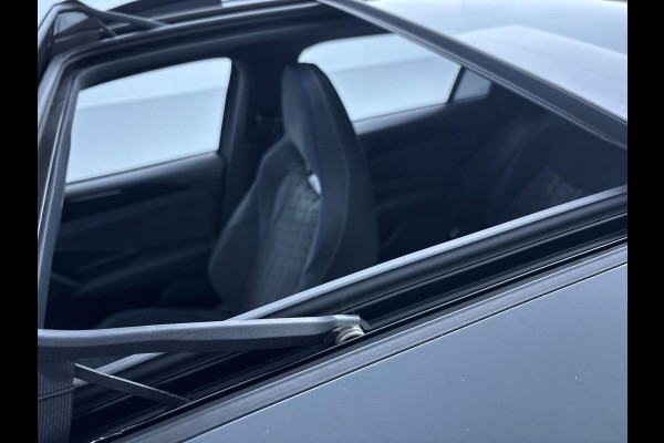 Volkswagen Tiguan 1.5 eHybrid R-Line Edition 204 PK PHEV | Verlengde garantie | Trekhaak wegklapbaar | Panorama dak | Black Style | 20"LM velgen |
