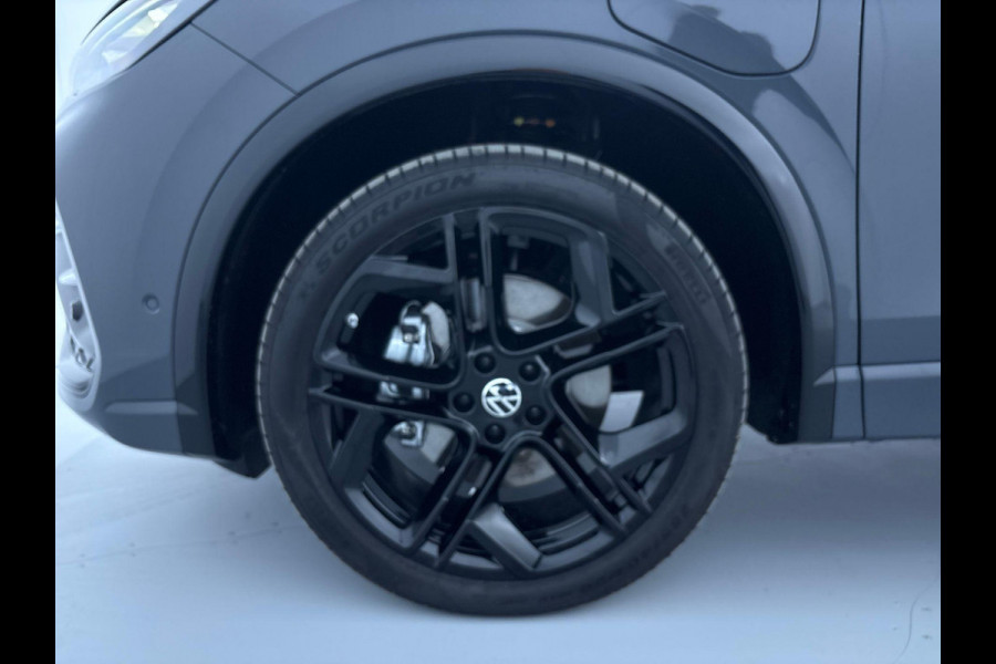 Volkswagen Tiguan 1.5 eHybrid R-Line Edition 204 PK PHEV | Verlengde garantie | Trekhaak wegklapbaar | Panorama dak | Black Style | 20"LM velgen |