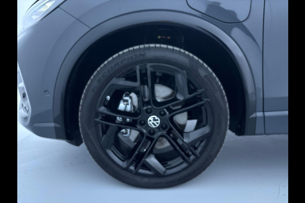 Volkswagen Tiguan 1.5 eHybrid R-Line Edition 204 PK PHEV | Verlengde garantie | Trekhaak wegklapbaar | Panorama dak | Black Style | 20"LM velgen |