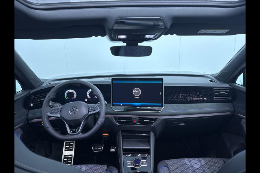 Volkswagen Tiguan 1.5 eHybrid R-Line Edition 204 PK PHEV | Verlengde garantie | Trekhaak wegklapbaar | Panorama dak | Black Style | 20"LM velgen |