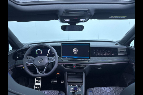 Volkswagen Tiguan 1.5 eHybrid R-Line Edition 204 PK PHEV | Verlengde garantie | Trekhaak wegklapbaar | Panorama dak | Black Style | 20"LM velgen |