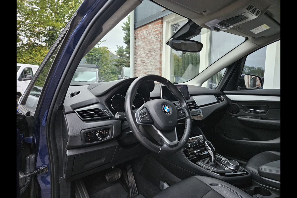 BMW 2 Serie Active Tourer 218i High Executive Edition Automaat! Trekhaak! Leer! NAP! 140PK! Nette Auto! Dealer Onderhouden!