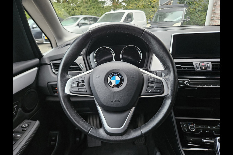 BMW 2 Serie Active Tourer 218i High Executive Edition Automaat! Trekhaak! Leer! NAP! 140PK! Nette Auto! Dealer Onderhouden!