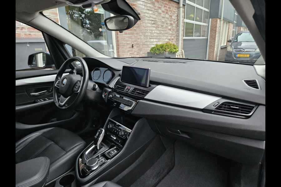BMW 2 Serie Active Tourer 218i High Executive Edition Automaat! Trekhaak! Leer! NAP! 140PK! Nette Auto! Dealer Onderhouden!