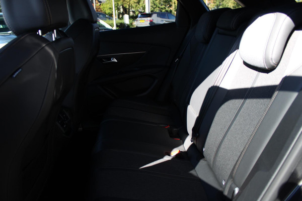 Peugeot 3008 1.6 180PK AUTOMAAT GT LINE | NAVIGATIE | CAMERA | APPLE CARPLAY/ANDROID AUTO | CLIMATE CONTROL | CRUISE CONTROL | FULL LED KOPLAMPEN | MISTLAMPEN VOOR | AFNEEMBARE TREKHAAK | 19" LICHTMETALEN VELGEN |