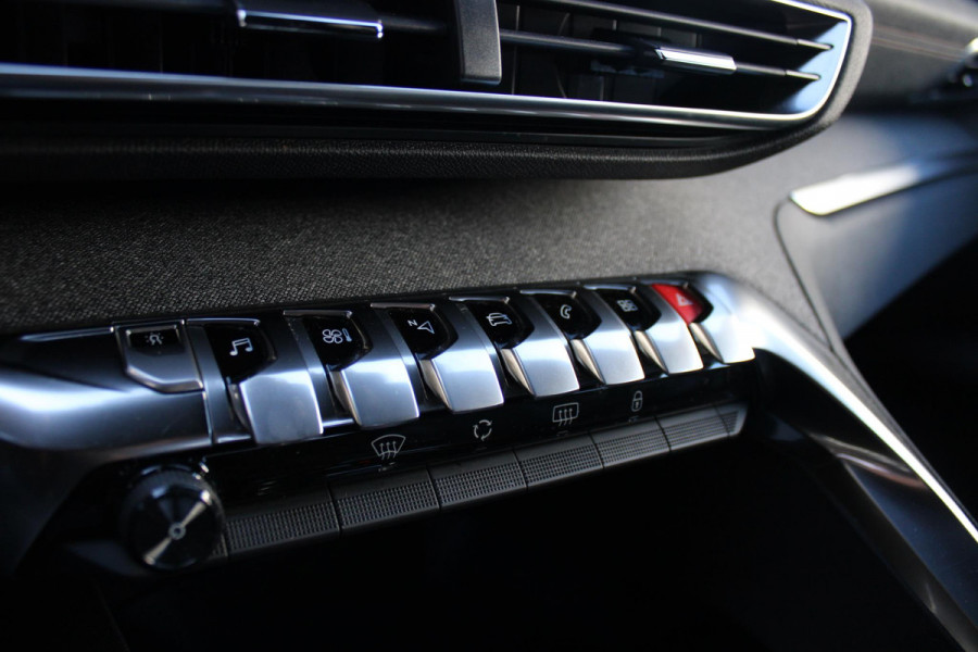 Peugeot 3008 1.6 180PK AUTOMAAT GT LINE | NAVIGATIE | CAMERA | APPLE CARPLAY/ANDROID AUTO | CLIMATE CONTROL | CRUISE CONTROL | FULL LED KOPLAMPEN | MISTLAMPEN VOOR | AFNEEMBARE TREKHAAK | 19" LICHTMETALEN VELGEN |