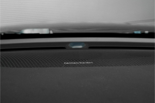 Volvo XC40 1.5 T4 Recharge Pano 360° Camera H/K Trekhaak CarPlay