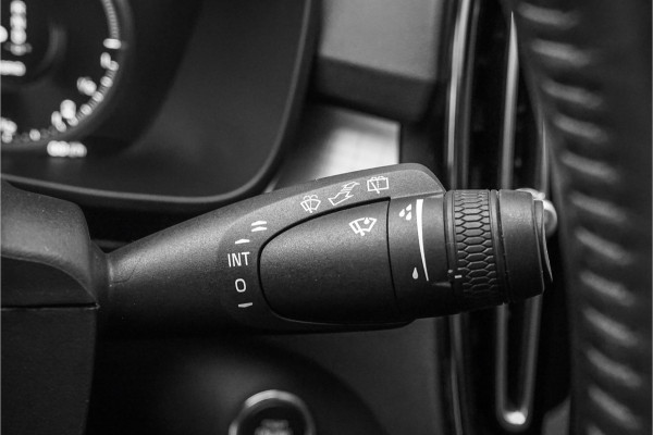 Volvo XC40 1.5 T4 Recharge Pano 360° Camera H/K Trekhaak CarPlay