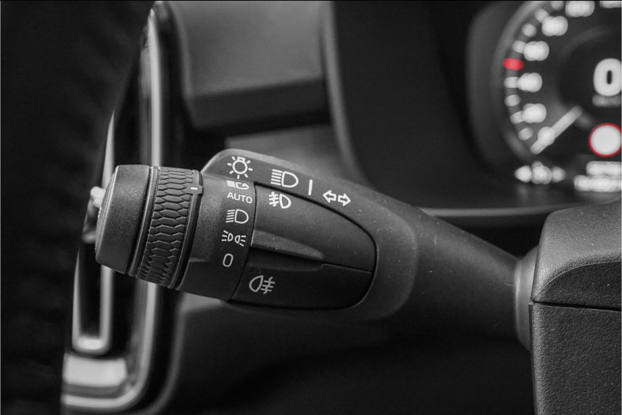 Volvo XC40 1.5 T4 Recharge Pano 360° Camera H/K Trekhaak CarPlay