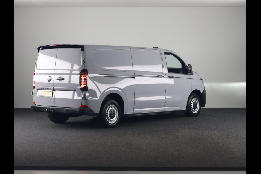 Volkswagen Transporter 2.0 TDI L2H1 30 110 PK | Verlengde garantie | Trekhaak | Navigatie via app | Parkeersensoren v+a | Sidebars |