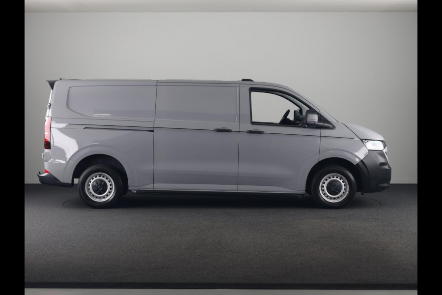 Volkswagen Transporter 2.0 TDI L2H1 30 110 PK | Verlengde garantie | Trekhaak | Navigatie via app | Parkeersensoren v+a | Sidebars |