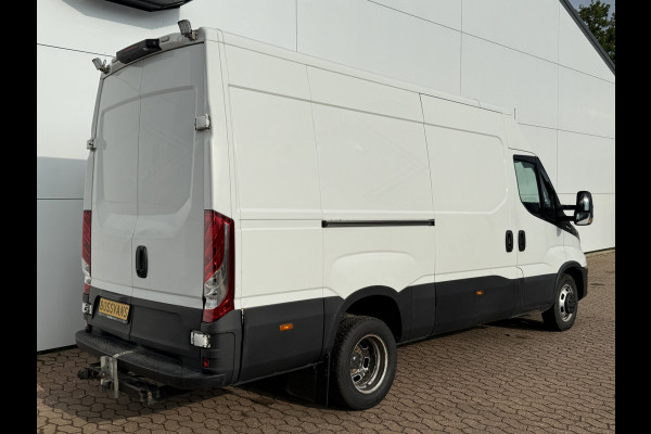 Iveco Daily 35C18 3.0 Automaat L2H2 Dubbellucht LED 3.5t Trekhaak Adaptieve Cruise Standkachel Climate Control Navigatie Camera