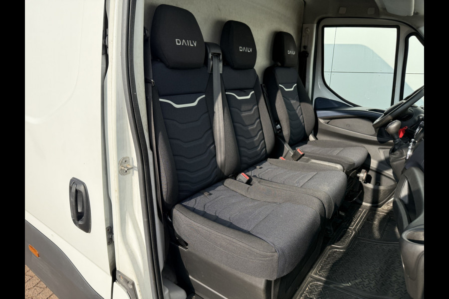 Iveco Daily 35C18 3.0 Automaat L2H2 Dubbellucht LED 3.5t Trekhaak Adaptieve Cruise Standkachel Climate Control Navigatie Camera