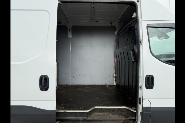 Iveco Daily 35C18 3.0 Automaat L2H2 Dubbellucht LED 3.5t Trekhaak Adaptieve Cruise Standkachel Climate Control Navigatie Camera