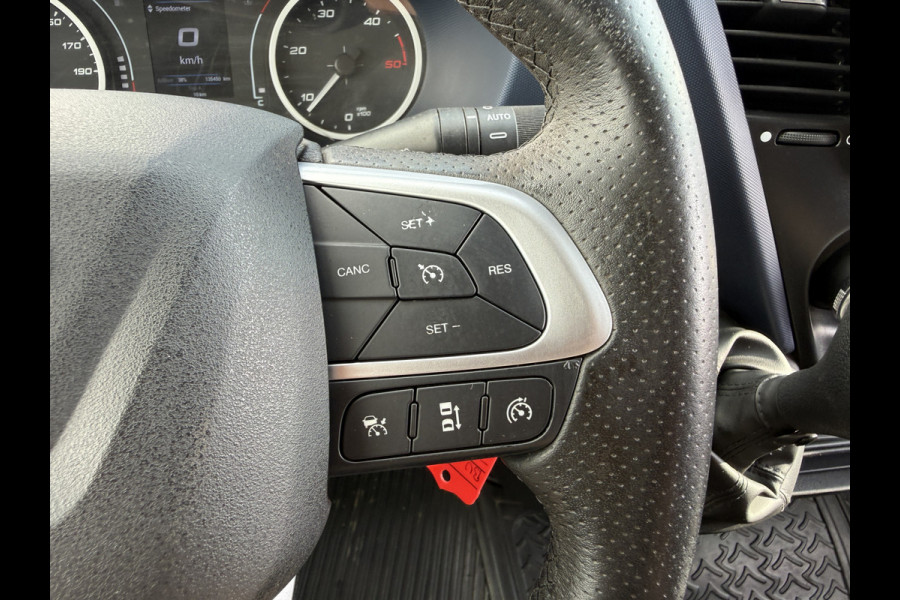 Iveco Daily 35C18 3.0 Automaat L2H2 Dubbellucht LED 3.5t Trekhaak Adaptieve Cruise Standkachel Climate Control Navigatie Camera