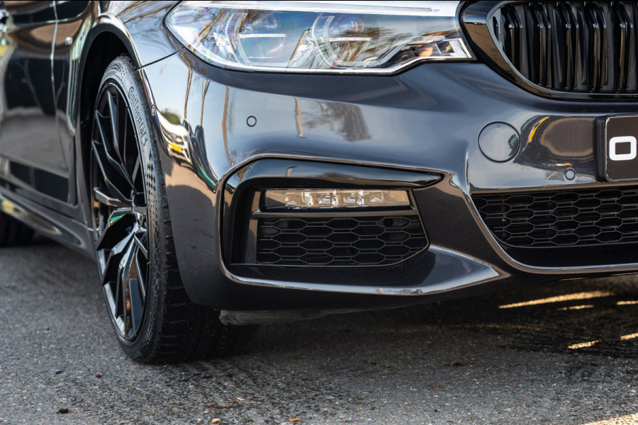 BMW 5 Serie Touring 540i xDrive M-Sport I Bowers & Wilkins I Panoramadak I Stoelkoeling & verwarming I 20" Breedset nieuw