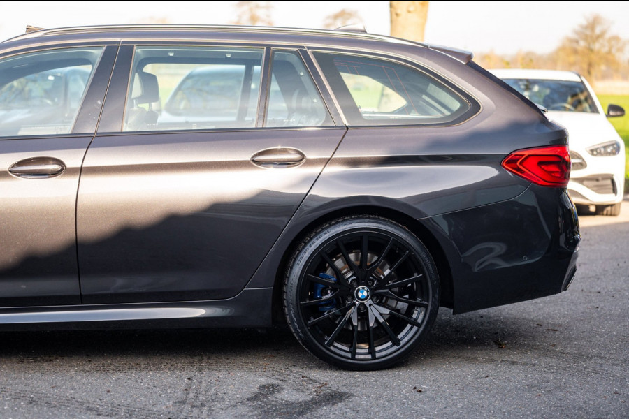 BMW 5 Serie Touring 540i xDrive M-Sport I Bowers & Wilkins I Panoramadak I Stoelkoeling & verwarming I 20" Breedset nieuw