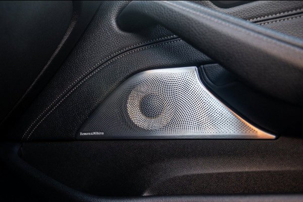 BMW 5 Serie Touring 540i xDrive M-Sport I Bowers & Wilkins I Panoramadak I Stoelkoeling & verwarming I 20" Breedset nieuw