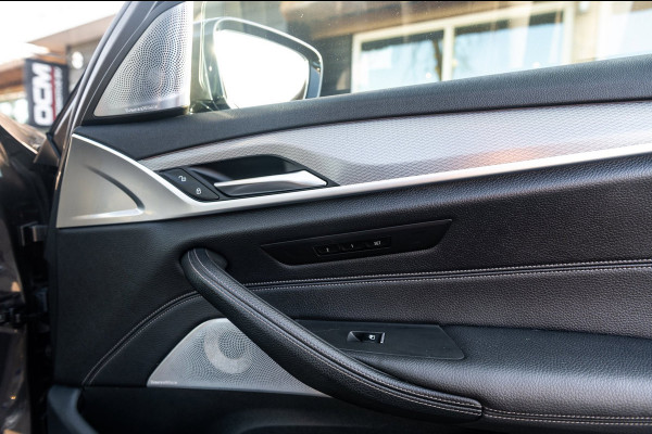 BMW 5 Serie Touring 540i xDrive M-Sport I Bowers & Wilkins I Panoramadak I Stoelkoeling & verwarming I 20" Breedset nieuw