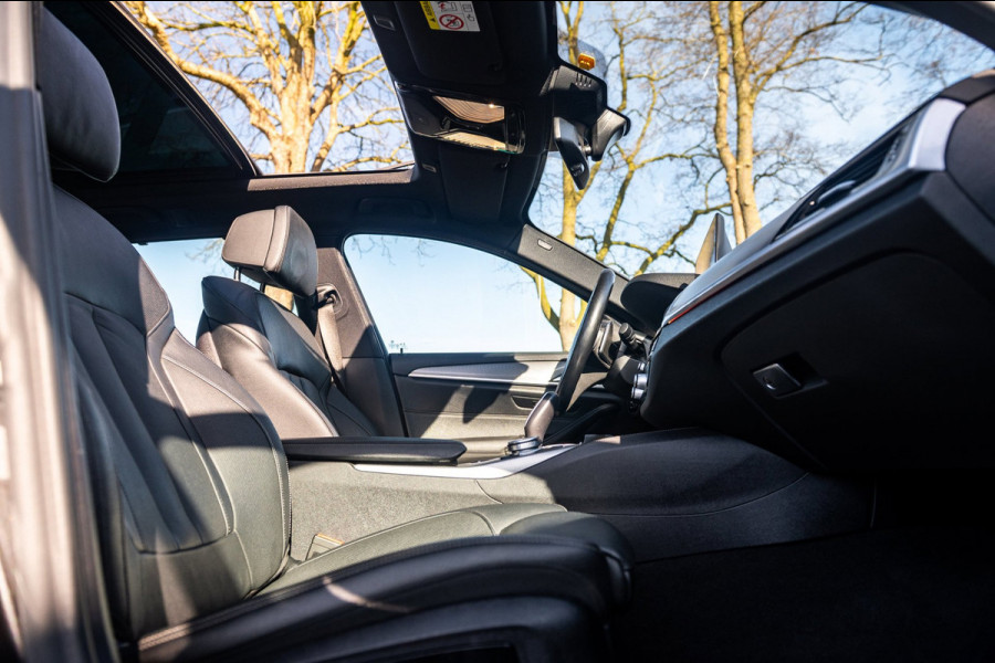 BMW 5 Serie Touring 540i xDrive M-Sport I Bowers & Wilkins I Panoramadak I Stoelkoeling & verwarming I 20" Breedset nieuw