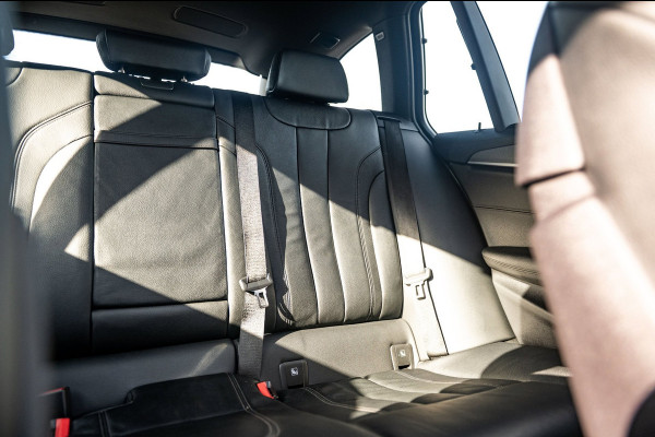 BMW 5 Serie Touring 540i xDrive M-Sport I Bowers & Wilkins I Panoramadak I Stoelkoeling & verwarming I 20" Breedset nieuw