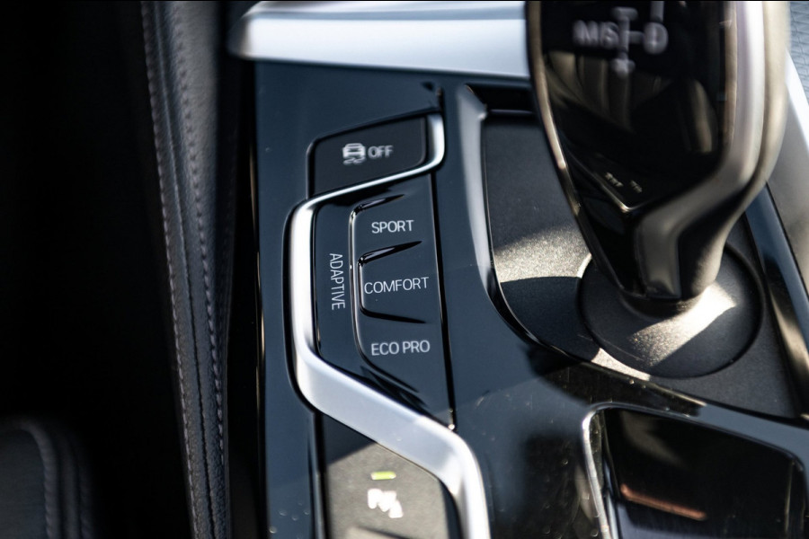 BMW 5 Serie Touring 540i xDrive M-Sport I Bowers & Wilkins I Panoramadak I Stoelkoeling & verwarming I 20" Breedset nieuw
