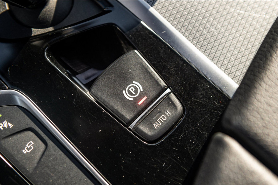 BMW 5 Serie Touring 540i xDrive M-Sport I Bowers & Wilkins I Panoramadak I Stoelkoeling & verwarming I 20" Breedset nieuw