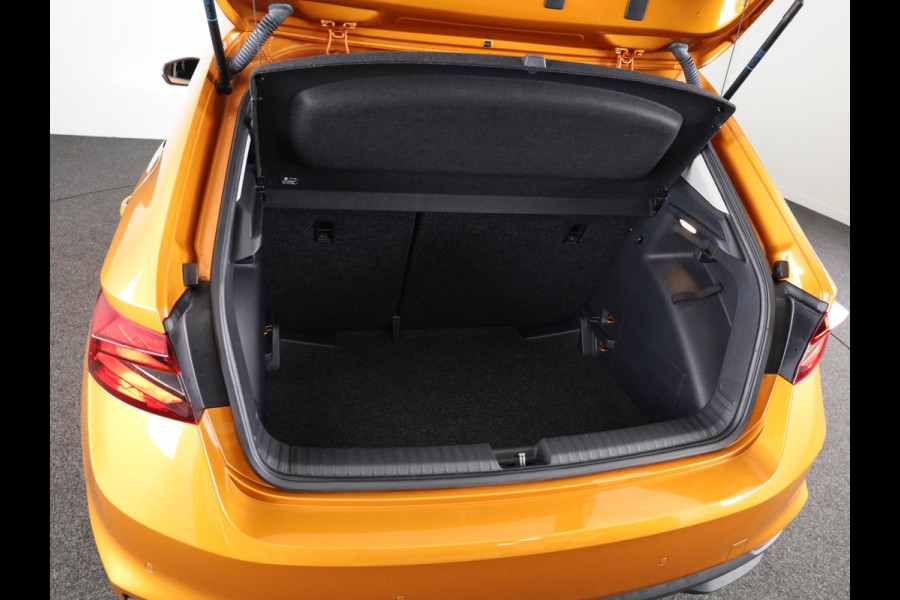Škoda Fabia 1.0 TSI Ambition 95 pk | Navigatie via App | Parkeersensoren achter | Cruise control | LED koplampen | Apple Carplay/Android Auto |