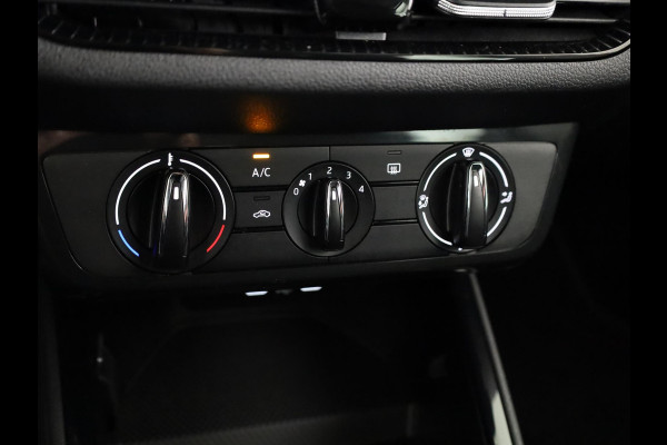 Škoda Fabia 1.0 TSI Ambition 95 pk | Navigatie via App | Parkeersensoren achter | Cruise control | LED koplampen | Apple Carplay/Android Auto |