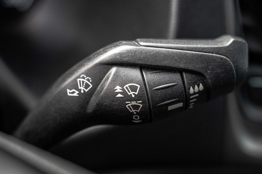 Ford Transit Custom L1H1 | 3-Zits | 130 PK | Camera | Cruise | PDC | Airco | Trekhaak