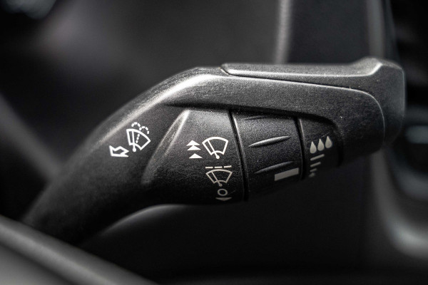 Ford Transit Custom L1H1 | 3-Zits | 130 PK | Camera | Cruise | PDC | Airco | Trekhaak