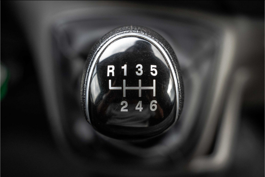 Ford Transit Custom L1H1 | 3-Zits | 130 PK | Camera | Cruise | PDC | Airco | Trekhaak