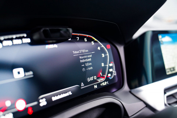BMW 4 Serie Cabrio M4 xDrive Competition | Akrapovic | Carbon Package | Harman/Kardon | Nekverwarming | Laser | Adaptieve Cruise