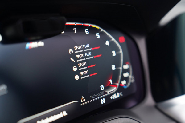 BMW 4 Serie Cabrio M4 xDrive Competition | Akrapovic | Carbon Package | Harman/Kardon | Nekverwarming | Laser | Adaptieve Cruise