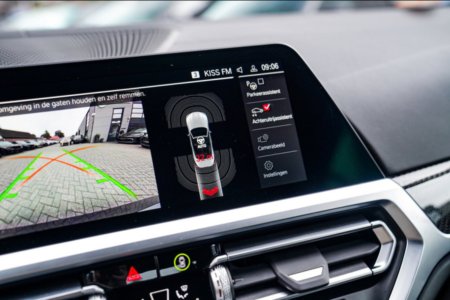 BMW 4 Serie Cabrio M4 xDrive Competition | Akrapovic | Carbon Package | Harman/Kardon | Nekverwarming | Laser | Adaptieve Cruise