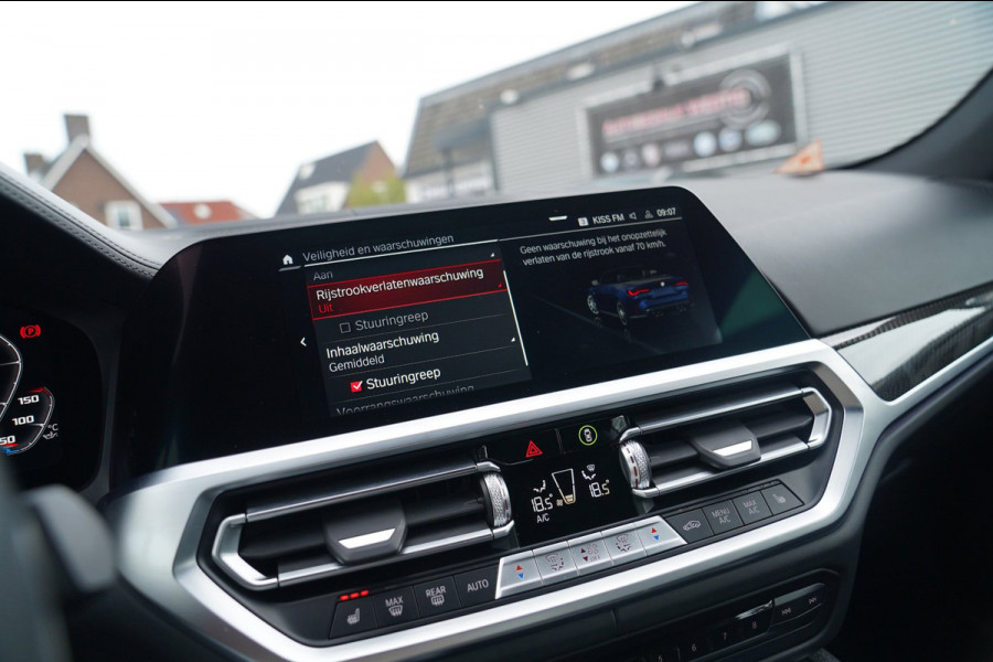 BMW 4 Serie Cabrio M4 xDrive Competition | Akrapovic | Carbon Package | Harman/Kardon | Nekverwarming | Laser | Adaptieve Cruise
