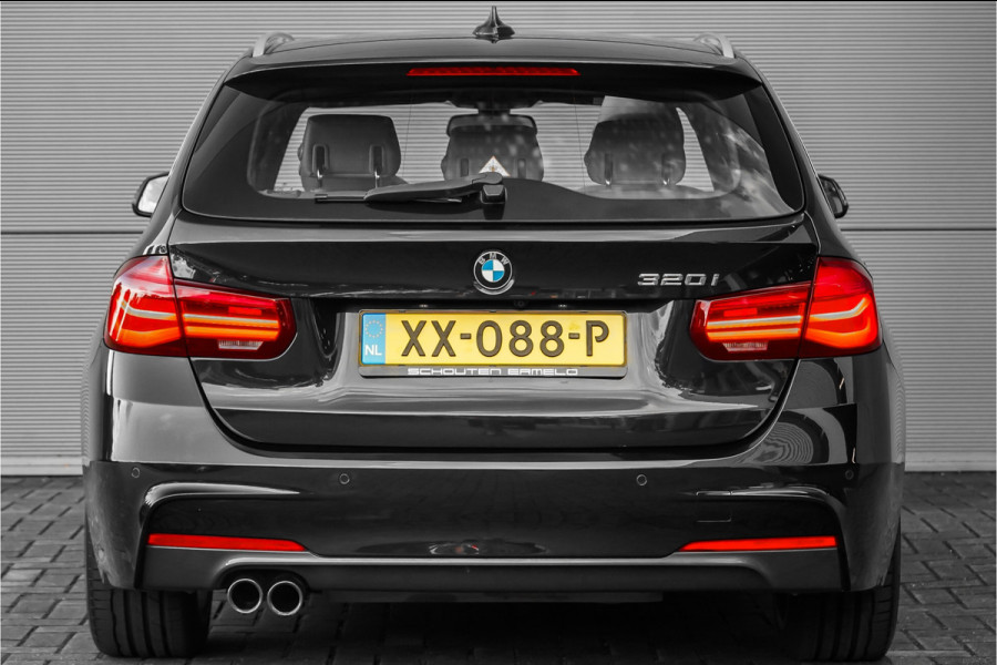 BMW 3 Serie Touring 320i Edition M Sport Shadow Pano Camera PDC HiFi 18"