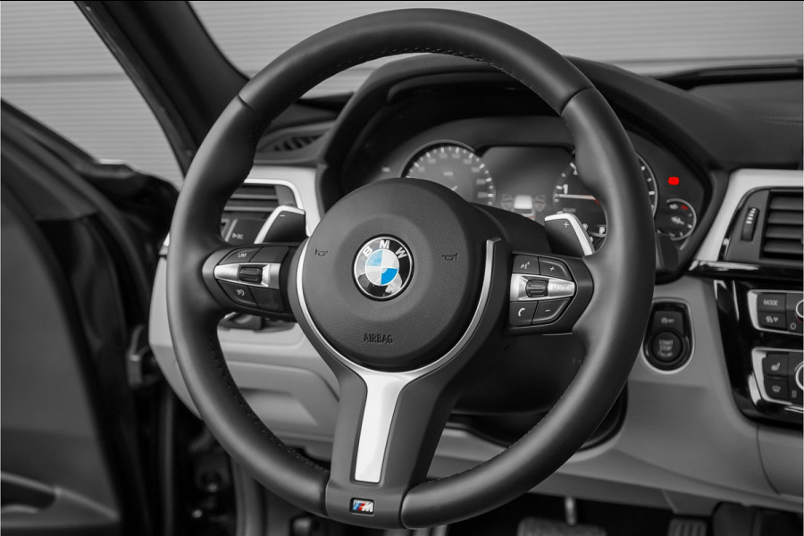 BMW 3 Serie Touring 320i Edition M Sport Shadow Pano Camera PDC HiFi 18"