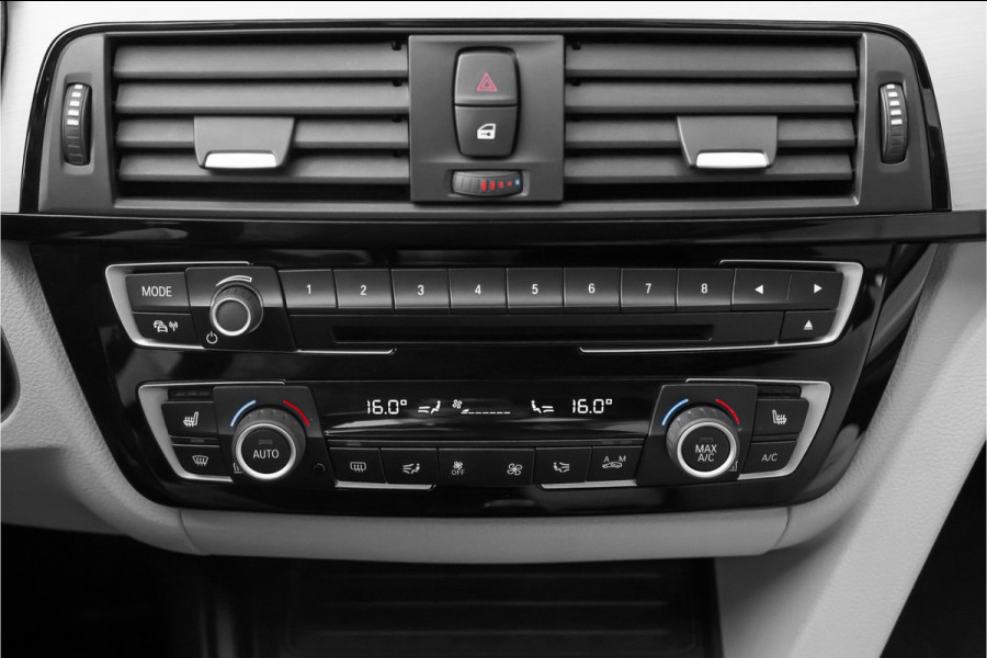 BMW 3 Serie Touring 320i Edition M Sport Shadow Pano Camera PDC HiFi 18"