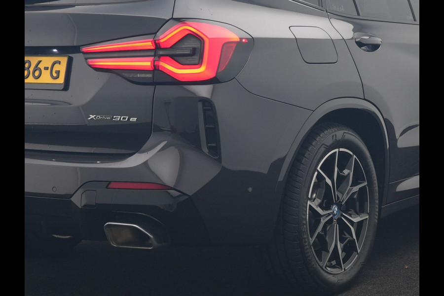 BMW X3 xDrive30e M Sport PHEV 293pk Dealer O.H | Trekhaak Af Fabriek | Camera | Cruise Control | Lederen Sportstoelen Verwarmd | Sfeerverlichting | Apple Carplay | Navigatie | Virtual | DAB | 19"L.M | Plug In Hybrid |