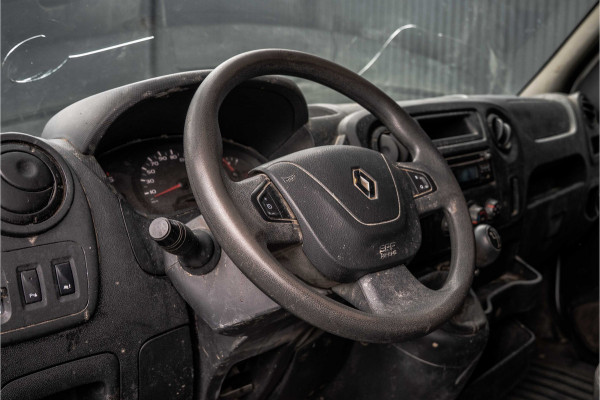 Renault Master 2.3 dCi 130 PK | L3H2 | 3-Zits | Camera | Cruise | Airco