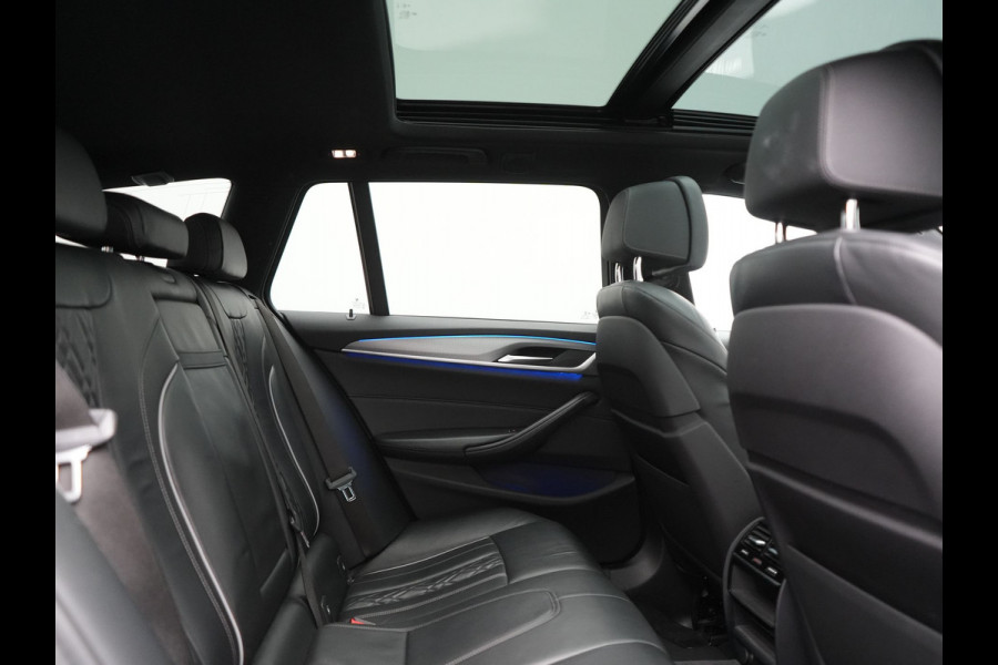 BMW 5 Serie Touring 520i M Sport 184pk Dealer O.H. | Panodak | Head Up | 360 Camera | Lederen Comfortstoelen Memory & Verwarmd | Sfeerverlichting | Blis | Apple Carplay | Stuur Verwarmd | Adaptive LED | Navigatie | DAB | 19"L.M |